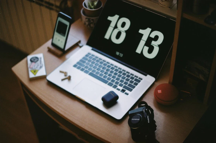 Find Your Perfect Tech: Honest Camera, Phone & Laptop Reviews & Buying Guides!