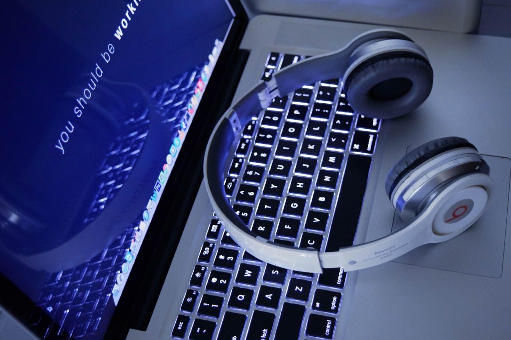 The Analog Counterweight: Why the Best Tech Setup Isn’t All Digital